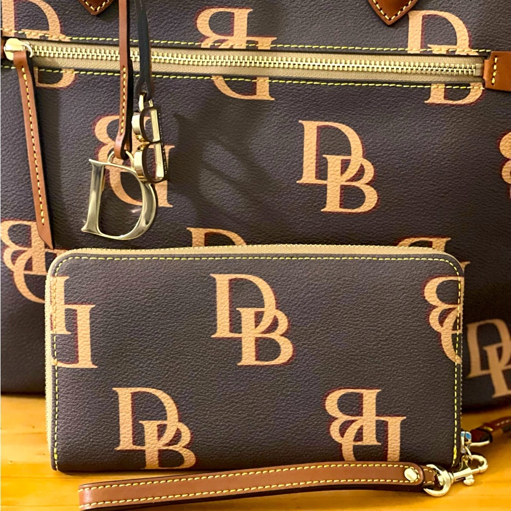 Dooney and Bourke Monogram Collection Large Tote and Wallet Set Tmoro Brown
